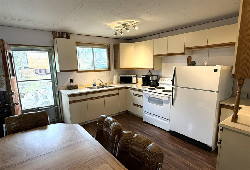 132 ARNHOLD, 3 Bedrooms Bedrooms, 7 Rooms Rooms,1 BathroomBathrooms,Residential,For Sale,ARNHOLD