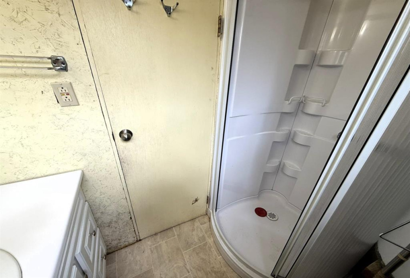 132 ARNHOLD, 3 Bedrooms Bedrooms, 7 Rooms Rooms,1 BathroomBathrooms,Residential,For Sale,ARNHOLD