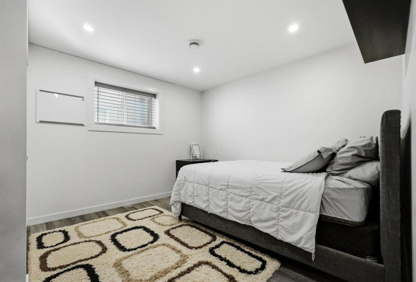 100 Southside, 4 Bedrooms Bedrooms, 13 Rooms Rooms,2 BathroomsBathrooms,Residential,For Sale,Southside