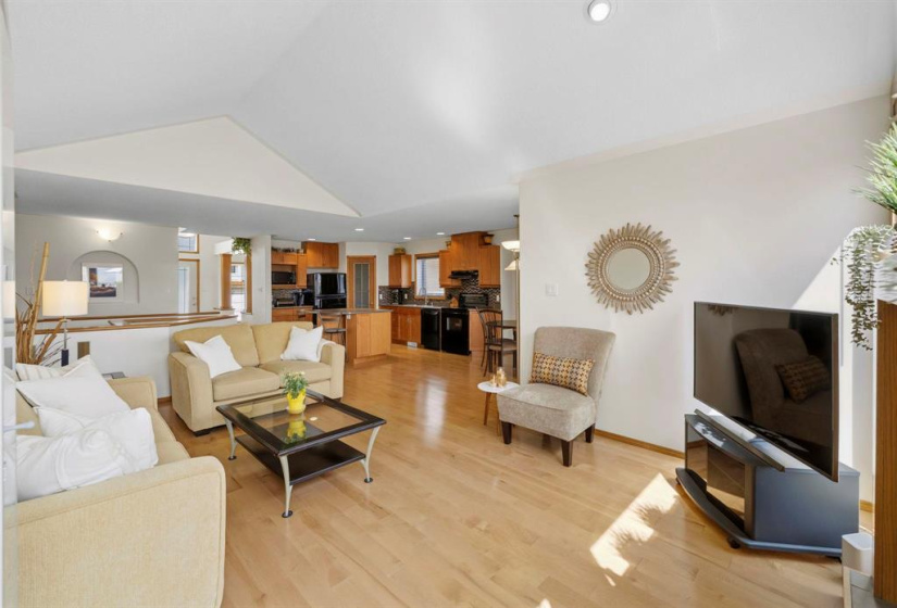 56 Thurston, 4 Bedrooms Bedrooms, 16 Rooms Rooms,3 BathroomsBathrooms,Residential,For Sale,Thurston