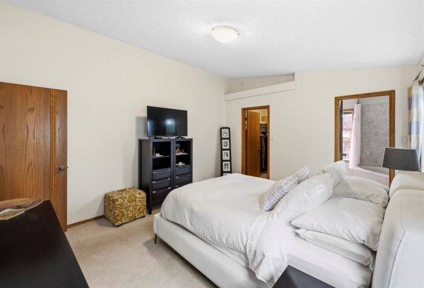56 Thurston, 4 Bedrooms Bedrooms, 16 Rooms Rooms,3 BathroomsBathrooms,Residential,For Sale,Thurston