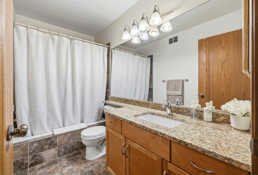 56 Thurston, 4 Bedrooms Bedrooms, 16 Rooms Rooms,3 BathroomsBathrooms,Residential,For Sale,Thurston