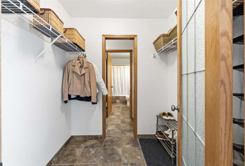 56 Thurston, 4 Bedrooms Bedrooms, 16 Rooms Rooms,3 BathroomsBathrooms,Residential,For Sale,Thurston