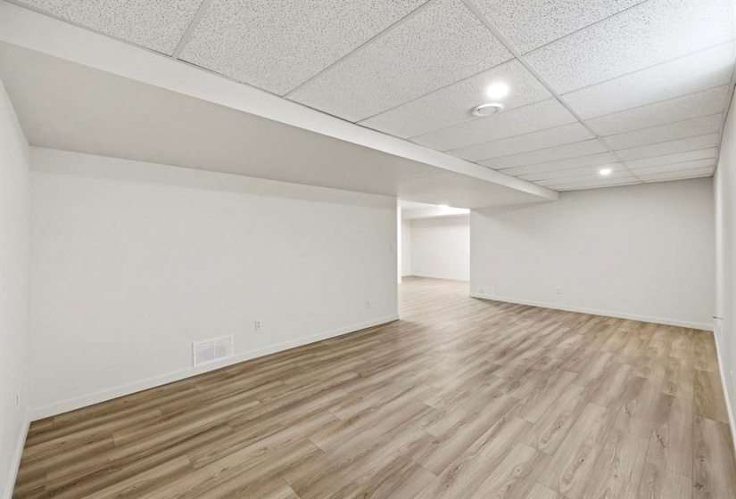 56 Thurston, 4 Bedrooms Bedrooms, 16 Rooms Rooms,3 BathroomsBathrooms,Residential,For Sale,Thurston