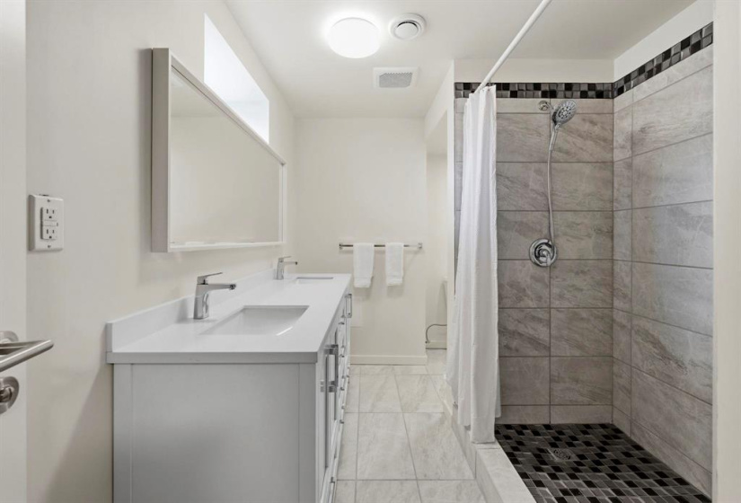 56 Thurston, 4 Bedrooms Bedrooms, 16 Rooms Rooms,3 BathroomsBathrooms,Residential,For Sale,Thurston