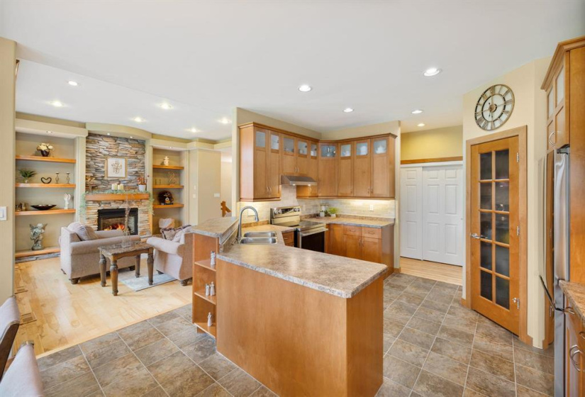 24 Poplar, 4 Bedrooms Bedrooms, 15 Rooms Rooms,3 BathroomsBathrooms,Residential,For Sale,Poplar