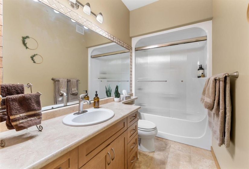 24 Poplar, 4 Bedrooms Bedrooms, 15 Rooms Rooms,3 BathroomsBathrooms,Residential,For Sale,Poplar