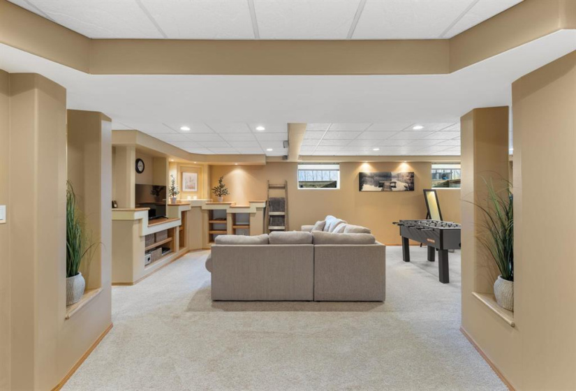 24 Poplar, 4 Bedrooms Bedrooms, 15 Rooms Rooms,3 BathroomsBathrooms,Residential,For Sale,Poplar