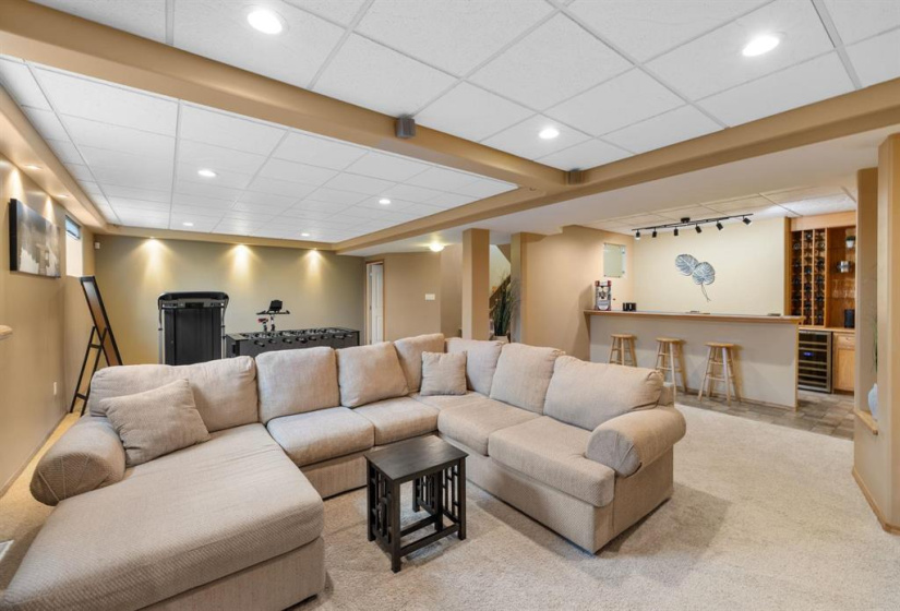 24 Poplar, 4 Bedrooms Bedrooms, 15 Rooms Rooms,3 BathroomsBathrooms,Residential,For Sale,Poplar