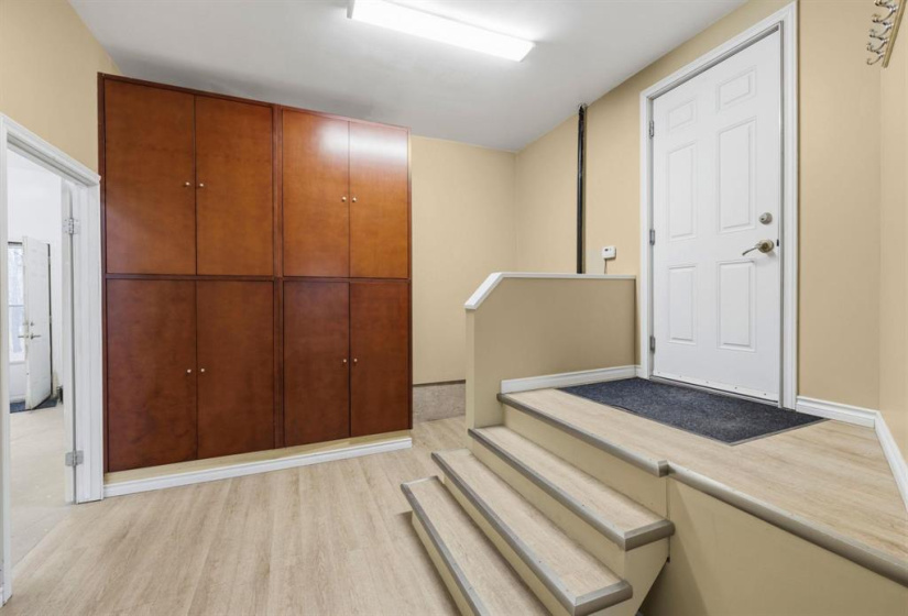 24 Poplar, 4 Bedrooms Bedrooms, 15 Rooms Rooms,3 BathroomsBathrooms,Residential,For Sale,Poplar