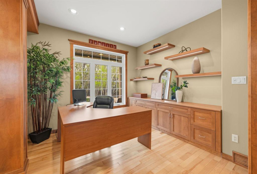 24 Poplar, 4 Bedrooms Bedrooms, 15 Rooms Rooms,3 BathroomsBathrooms,Residential,For Sale,Poplar