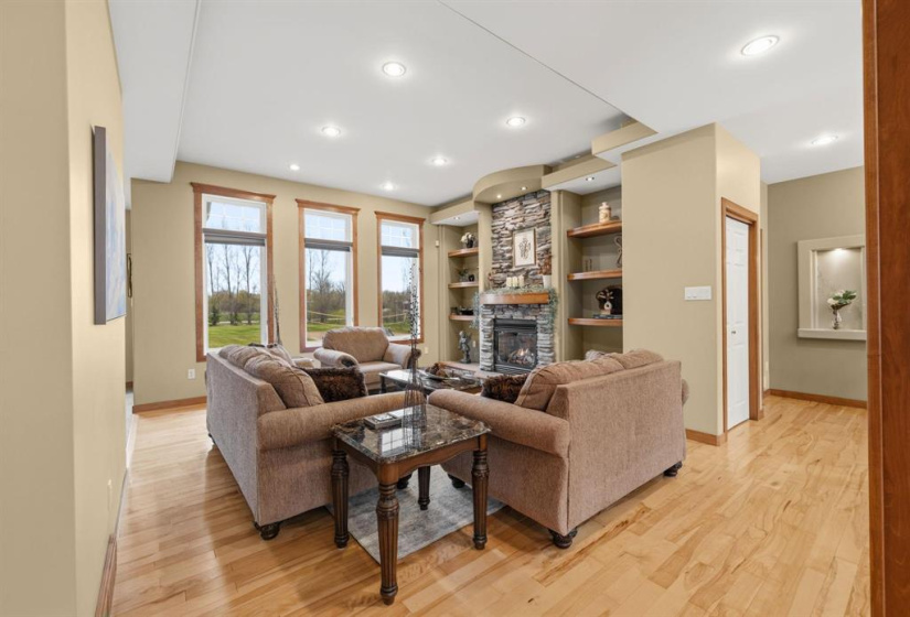 24 Poplar, 4 Bedrooms Bedrooms, 15 Rooms Rooms,3 BathroomsBathrooms,Residential,For Sale,Poplar