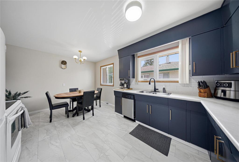 106 Duluth, 3 Bedrooms Bedrooms, 11 Rooms Rooms,1 BathroomBathrooms,Residential,For Sale,Duluth