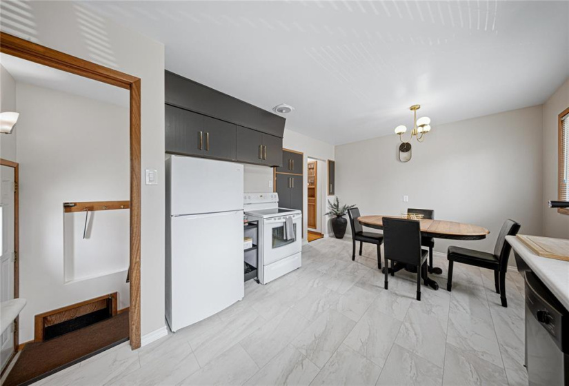 106 Duluth, 3 Bedrooms Bedrooms, 11 Rooms Rooms,1 BathroomBathrooms,Residential,For Sale,Duluth