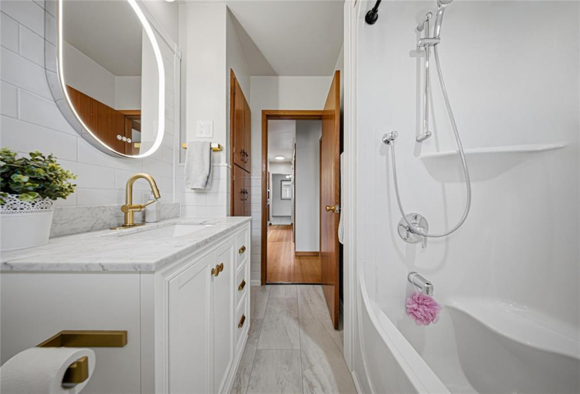106 Duluth, 3 Bedrooms Bedrooms, 11 Rooms Rooms,1 BathroomBathrooms,Residential,For Sale,Duluth