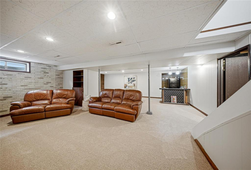 106 Duluth, 3 Bedrooms Bedrooms, 11 Rooms Rooms,1 BathroomBathrooms,Residential,For Sale,Duluth