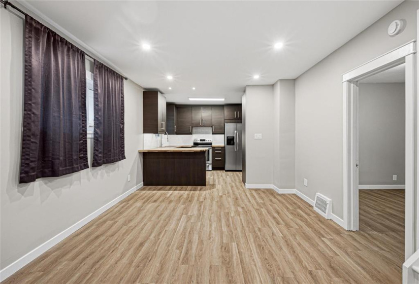 16 Rowe, 4 Bedrooms Bedrooms, 12 Rooms Rooms,1 BathroomBathrooms,Residential,For Sale,Rowe