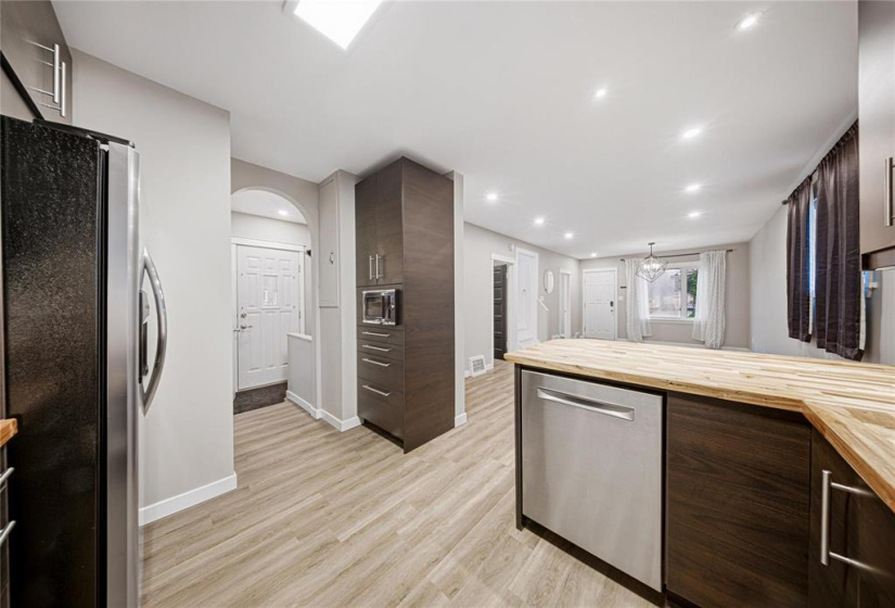 16 Rowe, 4 Bedrooms Bedrooms, 12 Rooms Rooms,1 BathroomBathrooms,Residential,For Sale,Rowe
