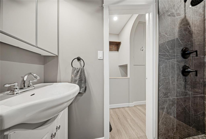 16 Rowe, 4 Bedrooms Bedrooms, 12 Rooms Rooms,1 BathroomBathrooms,Residential,For Sale,Rowe