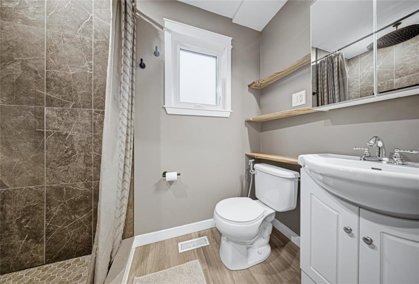 16 Rowe, 4 Bedrooms Bedrooms, 12 Rooms Rooms,1 BathroomBathrooms,Residential,For Sale,Rowe