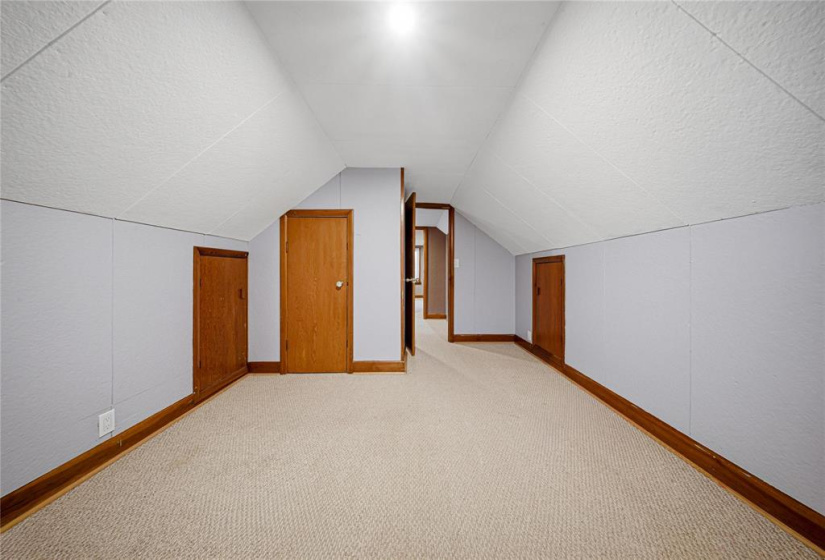 16 Rowe, 4 Bedrooms Bedrooms, 12 Rooms Rooms,1 BathroomBathrooms,Residential,For Sale,Rowe