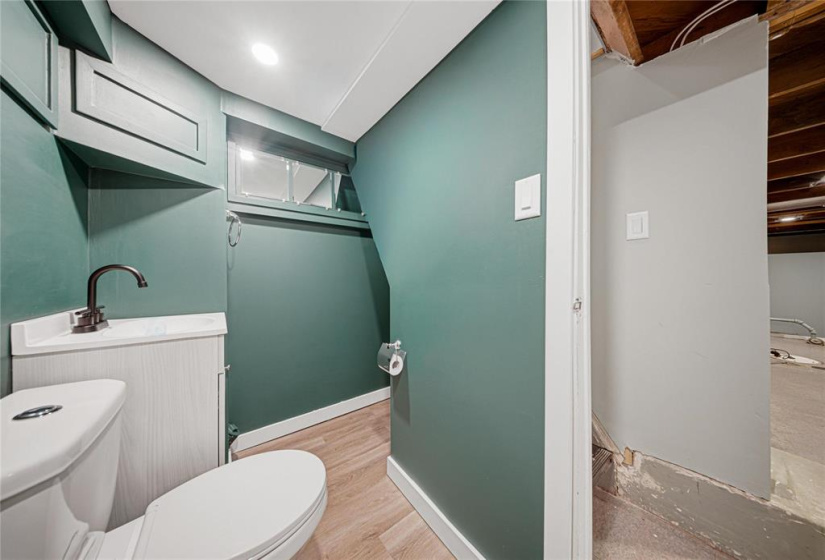 16 Rowe, 4 Bedrooms Bedrooms, 12 Rooms Rooms,1 BathroomBathrooms,Residential,For Sale,Rowe