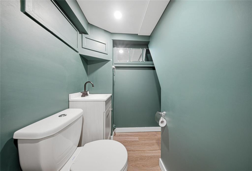 16 Rowe, 4 Bedrooms Bedrooms, 12 Rooms Rooms,1 BathroomBathrooms,Residential,For Sale,Rowe