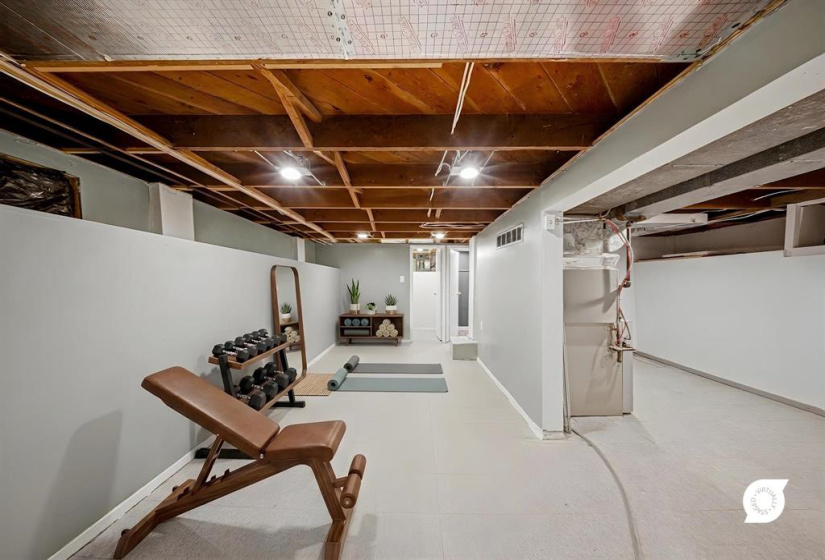 16 Rowe, 4 Bedrooms Bedrooms, 12 Rooms Rooms,1 BathroomBathrooms,Residential,For Sale,Rowe