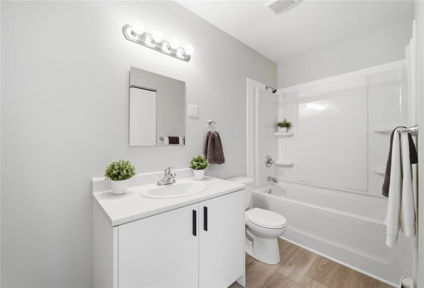 909 Jefferson, 2 Bedrooms Bedrooms, 8 Rooms Rooms,1 BathroomBathrooms,Condominium,For Sale,Jefferson