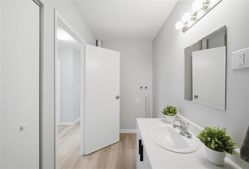 909 Jefferson, 2 Bedrooms Bedrooms, 8 Rooms Rooms,1 BathroomBathrooms,Condominium,For Sale,Jefferson