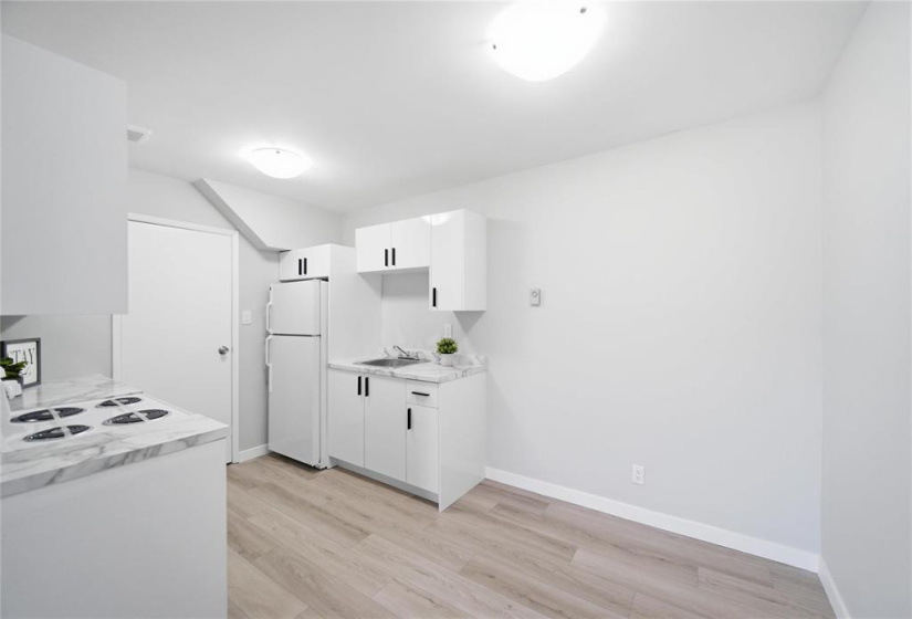 909 Jefferson, 2 Bedrooms Bedrooms, 8 Rooms Rooms,1 BathroomBathrooms,Condominium,For Sale,Jefferson