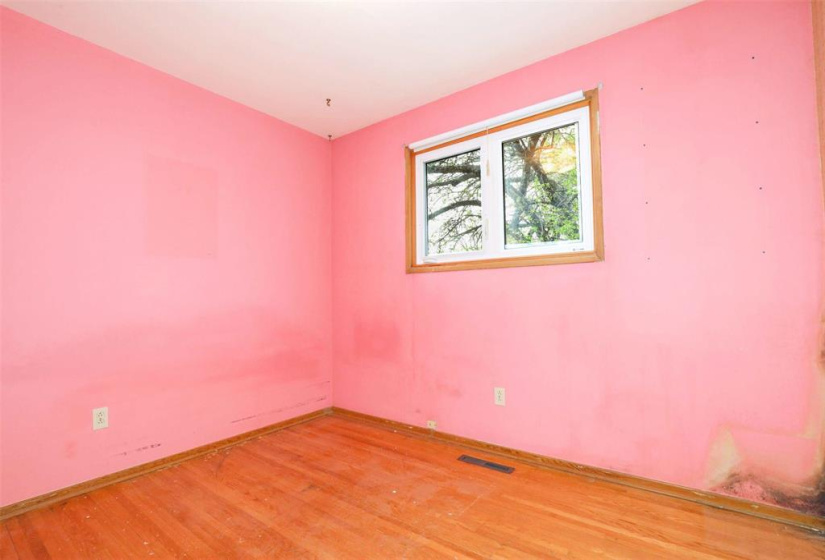 1164 Crestview Park, 3 Bedrooms Bedrooms, 7 Rooms Rooms,1 BathroomBathrooms,Residential,For Sale,Crestview Park