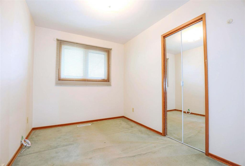 1164 Crestview Park, 3 Bedrooms Bedrooms, 7 Rooms Rooms,1 BathroomBathrooms,Residential,For Sale,Crestview Park