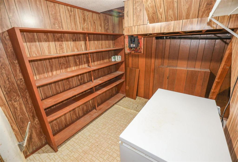 1164 Crestview Park, 3 Bedrooms Bedrooms, 7 Rooms Rooms,1 BathroomBathrooms,Residential,For Sale,Crestview Park