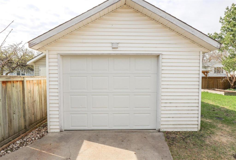 1164 Crestview Park, 3 Bedrooms Bedrooms, 7 Rooms Rooms,1 BathroomBathrooms,Residential,For Sale,Crestview Park