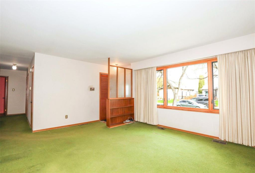1164 Crestview Park, 3 Bedrooms Bedrooms, 7 Rooms Rooms,1 BathroomBathrooms,Residential,For Sale,Crestview Park