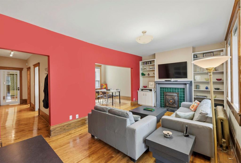 734 Dorchester, 2 Bedrooms Bedrooms, 8 Rooms Rooms,1 BathroomBathrooms,Condominium,For Sale,Dorchester
