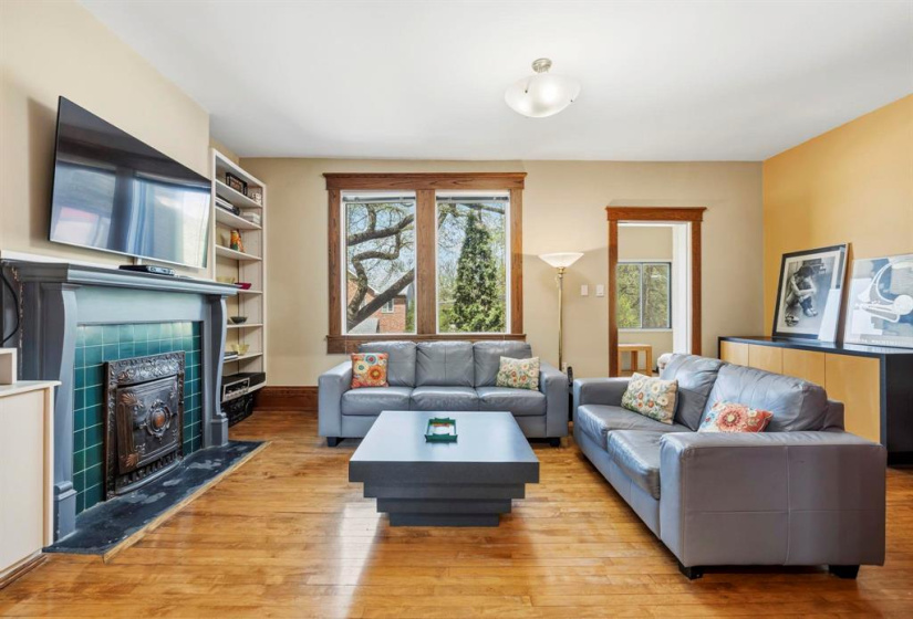 734 Dorchester, 2 Bedrooms Bedrooms, 8 Rooms Rooms,1 BathroomBathrooms,Condominium,For Sale,Dorchester