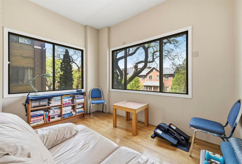 734 Dorchester, 2 Bedrooms Bedrooms, 8 Rooms Rooms,1 BathroomBathrooms,Condominium,For Sale,Dorchester