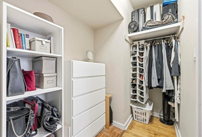 734 Dorchester, 2 Bedrooms Bedrooms, 8 Rooms Rooms,1 BathroomBathrooms,Condominium,For Sale,Dorchester