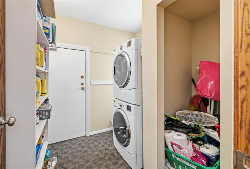 734 Dorchester, 2 Bedrooms Bedrooms, 8 Rooms Rooms,1 BathroomBathrooms,Condominium,For Sale,Dorchester
