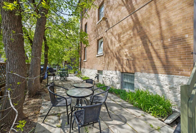 734 Dorchester, 2 Bedrooms Bedrooms, 8 Rooms Rooms,1 BathroomBathrooms,Condominium,For Sale,Dorchester