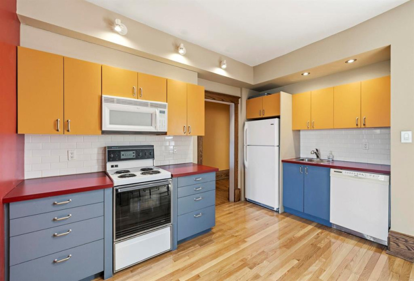 734 Dorchester, 2 Bedrooms Bedrooms, 8 Rooms Rooms,1 BathroomBathrooms,Condominium,For Sale,Dorchester