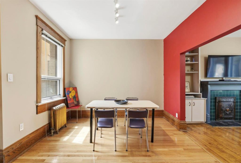 734 Dorchester, 2 Bedrooms Bedrooms, 8 Rooms Rooms,1 BathroomBathrooms,Condominium,For Sale,Dorchester