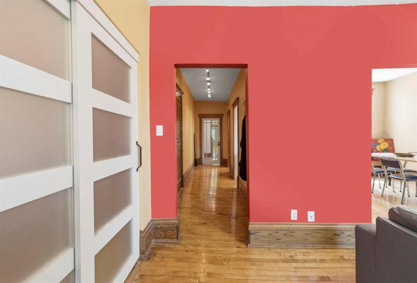 734 Dorchester, 2 Bedrooms Bedrooms, 8 Rooms Rooms,1 BathroomBathrooms,Condominium,For Sale,Dorchester
