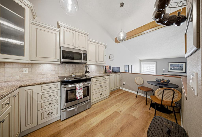 242 Tufnell, 3 Bedrooms Bedrooms, 11 Rooms Rooms,2 BathroomsBathrooms,Residential,For Sale,Tufnell