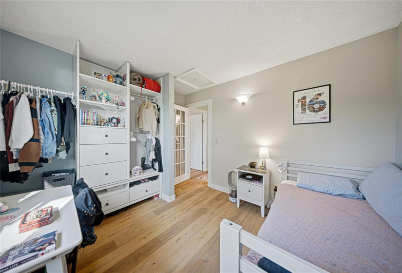 242 Tufnell, 3 Bedrooms Bedrooms, 11 Rooms Rooms,2 BathroomsBathrooms,Residential,For Sale,Tufnell