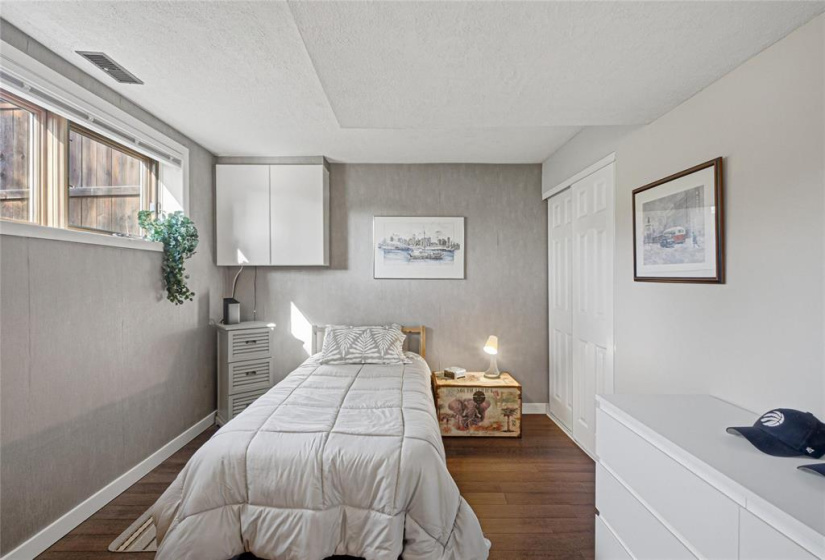 242 Tufnell, 3 Bedrooms Bedrooms, 11 Rooms Rooms,2 BathroomsBathrooms,Residential,For Sale,Tufnell