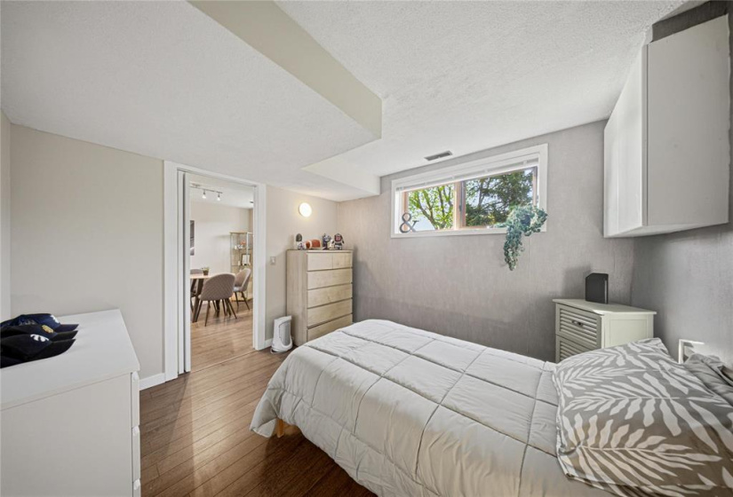 242 Tufnell, 3 Bedrooms Bedrooms, 11 Rooms Rooms,2 BathroomsBathrooms,Residential,For Sale,Tufnell