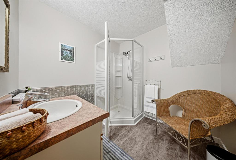 242 Tufnell, 3 Bedrooms Bedrooms, 11 Rooms Rooms,2 BathroomsBathrooms,Residential,For Sale,Tufnell
